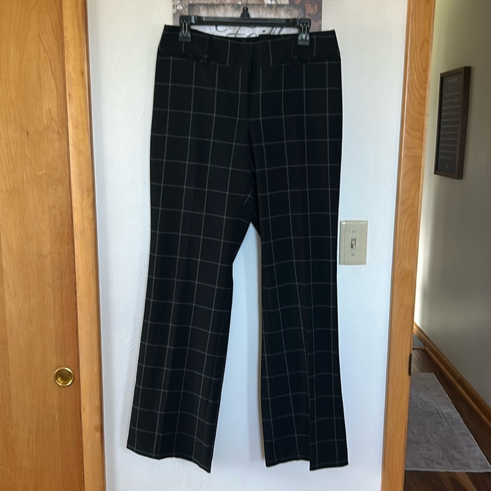 Like new Loft black and gray plaid trousers. Julie (curvy) fit